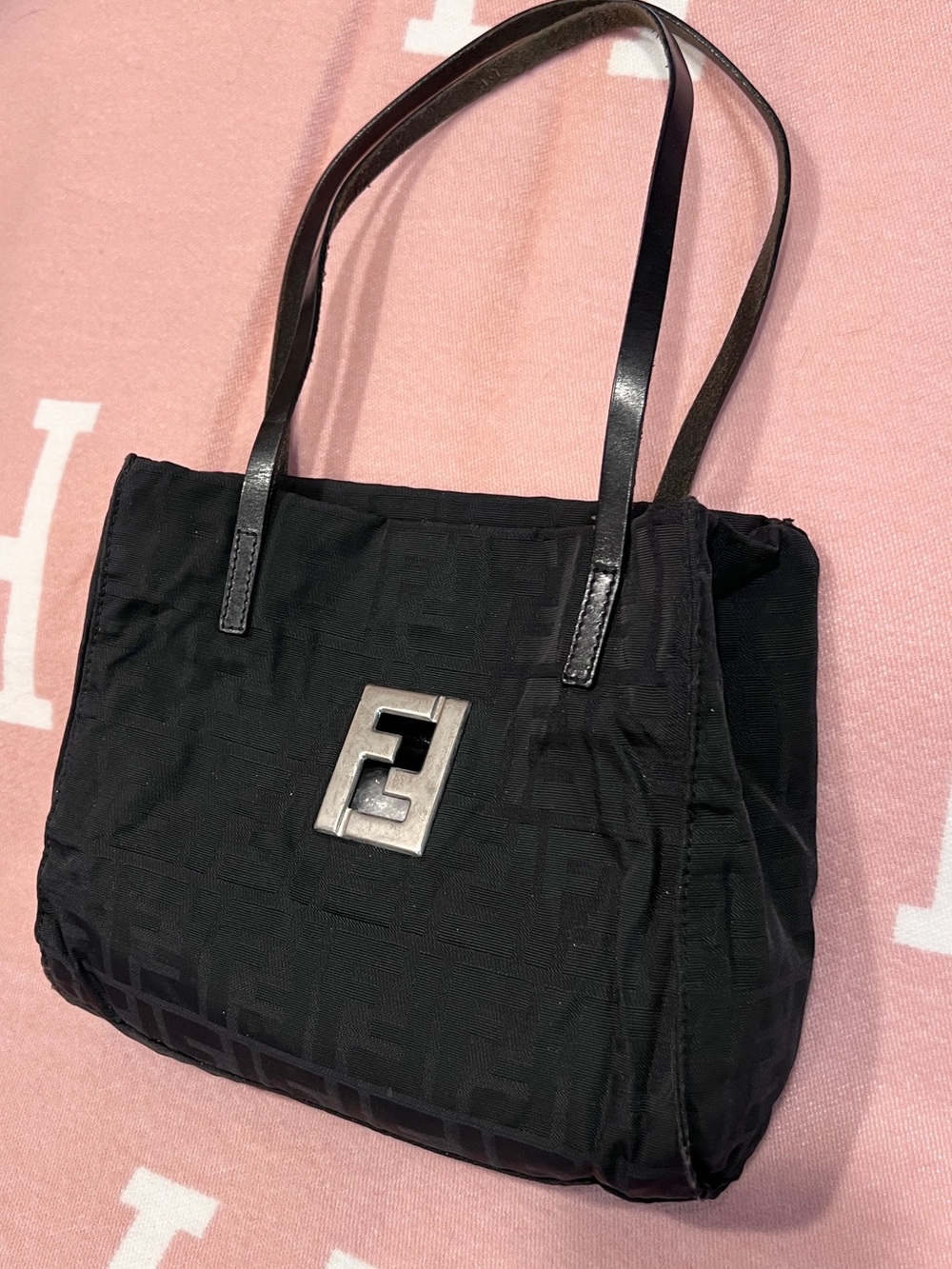 Fendi Black Jacquard FF Logo/silver Authentic! Well loved. Offers welcome! - Picture 3 of 11
